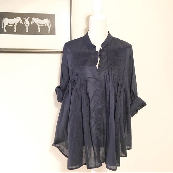 Millau Tops - LF Millau Flowy Detailed semi sheer navy top